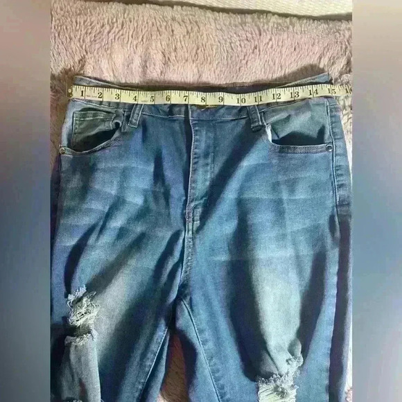 Fashion Nova 13 Youth Distressed Jeans - Picture 6 of 8